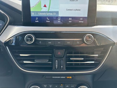 Used 2020 Ford Escape SE image 19