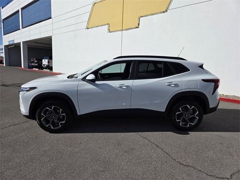 Certified 2026 Chevrolet Trax LT w/ Driver Confidence Package image 3