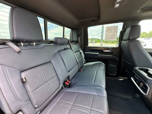 Used 2024 Chevrolet Silverado 2500 High Country w/ High Country Premium Package AWD/4WD image 25