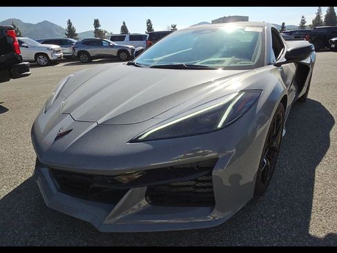 Used 2025 Chevrolet Corvette Z06 image 9