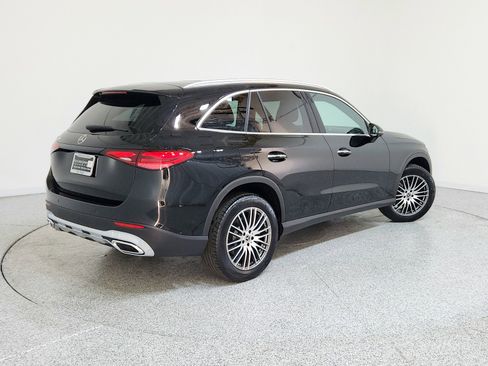 Certified 2025 Mercedes-Benz GLC 300 image 3