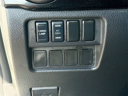 Used 2024 Nissan Titan SV w/ SV Convenience Package image 10