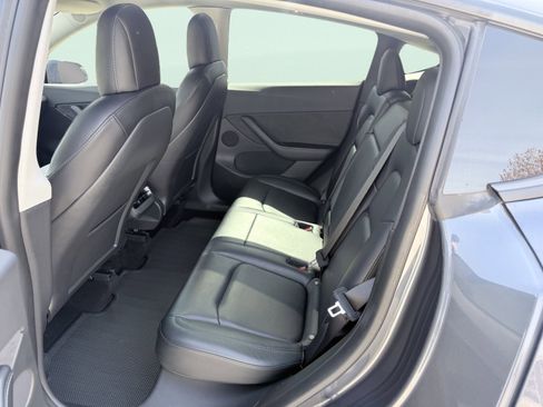 Used 2022 Tesla Model Y Performance image 27