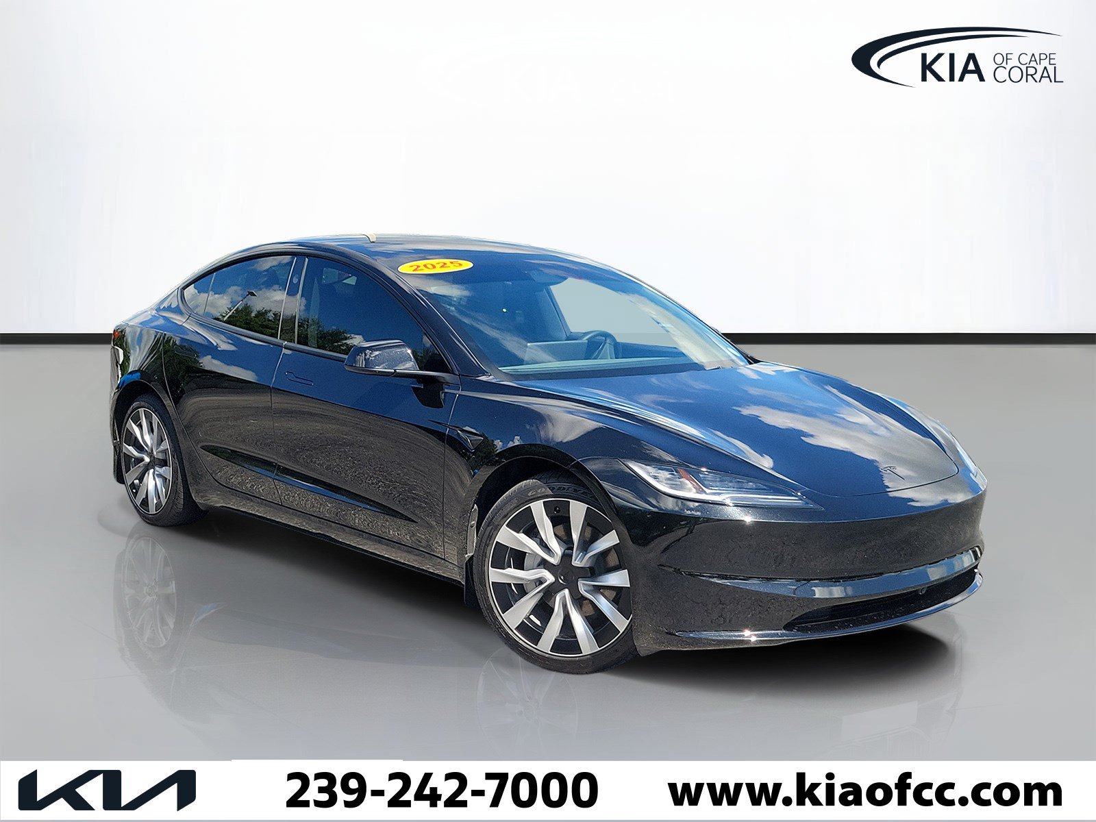 Used 2025 Tesla Model 3 Long Range RWD image 1