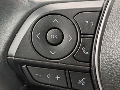 Used 2025 Toyota Corolla Cross LE image 17