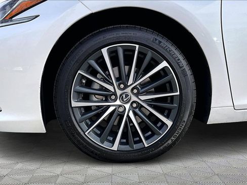 Used 2024 Lexus ES 350 w/ Premium Package image 22