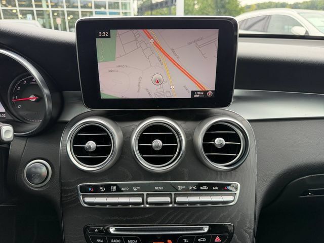 Used 2018 Mercedes-Benz GLC 300 4MATIC image 31
