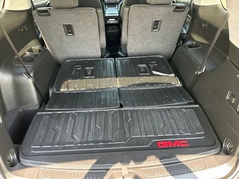 Used 2023 GMC Acadia SLE w/ Driver Convenience Package FWD image 46