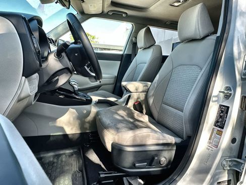 Used 2023 Kia Soul EX image 3