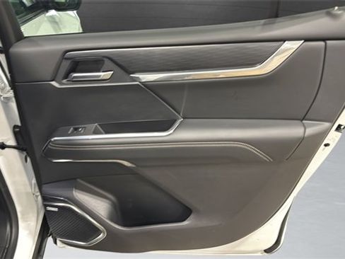 Used 2025 GMC Acadia Elevation image 45