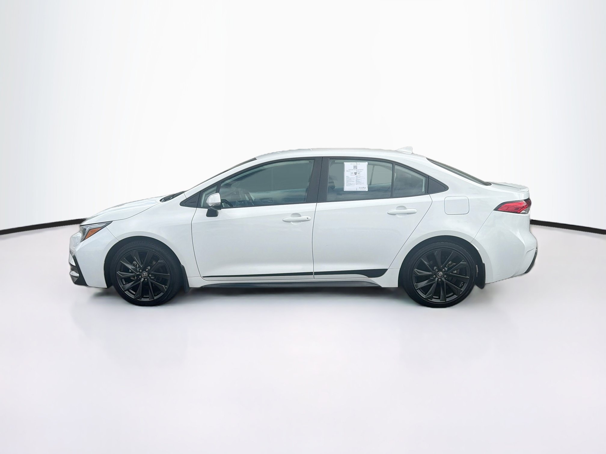 Used 2025 Toyota Corolla SE FWD image 4