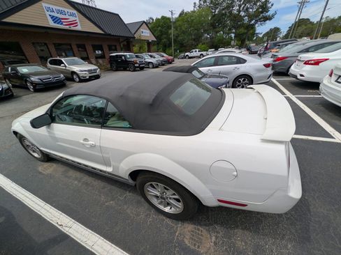 Used 2006 Ford Mustang GT RWD image 7