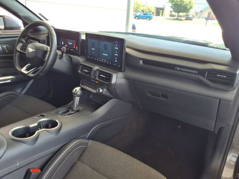 Used 2024 Ford Mustang Coupe image 18