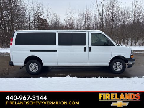 Used 2024 Chevrolet Express 3500 LT w/ LT Preferred Equipment Group image 6