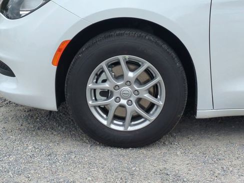 New 2026 Chrysler Voyager LX image 10