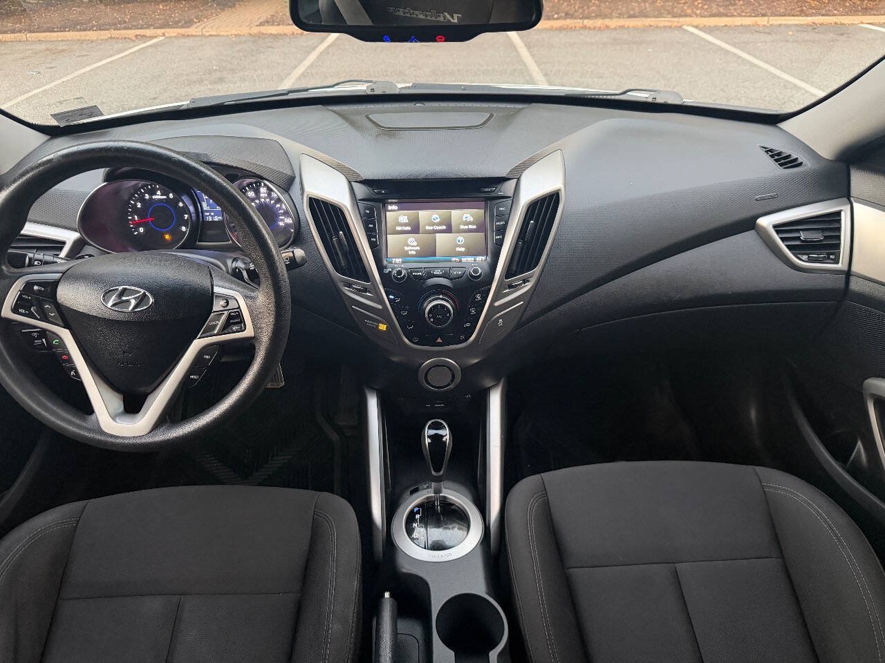 Used 2013 Hyundai Veloster FWD image 21