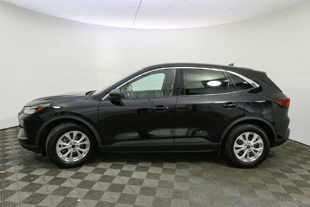 Used 2023 Ford Escape Active w/ Cold Weather Package FWD image 6