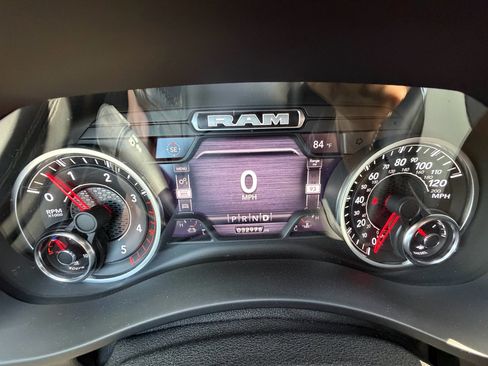 Used 2022 RAM 3500 Laramie AWD/4WD image 7
