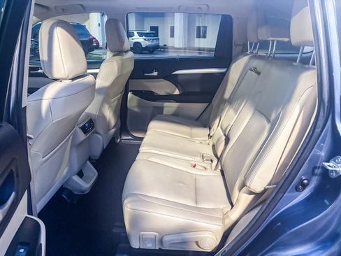Certified 2017 Toyota Highlander XLE image 20