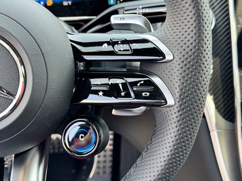 Used 2024 Mercedes-Benz GLC 43 AMG 4MATIC image 27