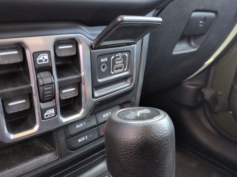 Used 2021 Jeep Wrangler Unlimited Sport S image 27