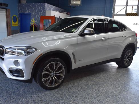 Used 2019 BMW X6 xDrive35i w/ Premium Package Essential AWD/4WD image 9