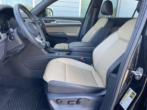 Certified 2022 Volkswagen Atlas Cross Sport SE FWD image 13