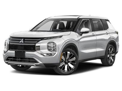 Used 2025 Mitsubishi Outlander SE
