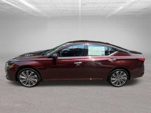 Used 2025 Nissan Altima 2.5 SL AWD/4WD image 2