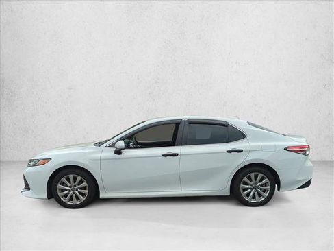Used 2020 Toyota Camry LE FWD image 8