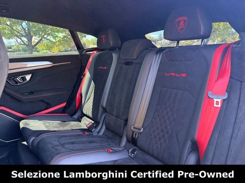 Used 2023 Lamborghini Urus Performante AWD/4WD image 36