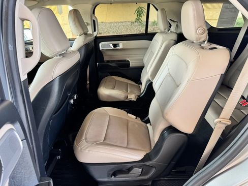 Used 2020 Ford Explorer Limited RWD image 18