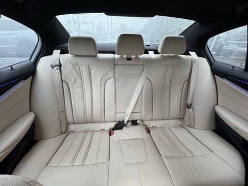 Used 2017 BMW 540i xDrive image 12
