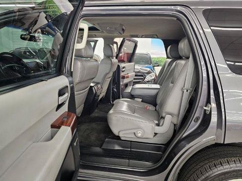 Used 2013 Toyota Sequoia Platinum AWD/4WD image 33