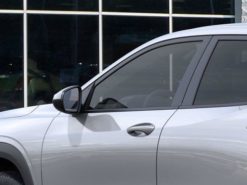 New 2026 Chevrolet Trax LS w/ LS Convenience Package FWD image 12