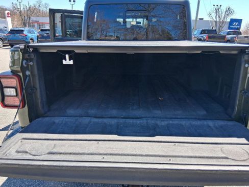 Used 2021 Jeep Gladiator Mojave w/ LED Lighting Group AWD/4WD image 23