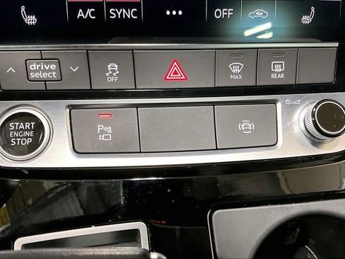 Used 2023 Audi Q7 3.0T Premium Plus w/ Premium Plus Package AWD/4WD image 12