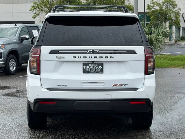 Used 2024 Chevrolet Suburban RST w/ Luxury Package RWD image 3
