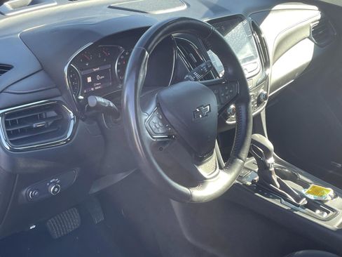Used 2022 Chevrolet Equinox RS w/ RS Leather Package image 8