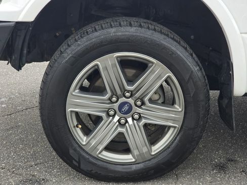 Used 2018 Ford F150 XLT w/ Equipment Group 302A Luxury AWD/4WD image 13
