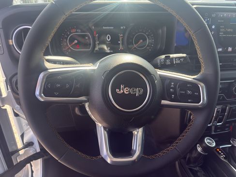 Used 2024 Jeep Wrangler Unlimited Sahara w/ Technology Group AWD/4WD image 15