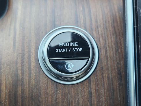 Used 2025 Mercedes-Benz C 300 Sedan image 20