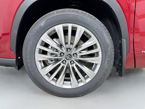 New 2026 Toyota Highlander Platinum AWD/4WD image 35