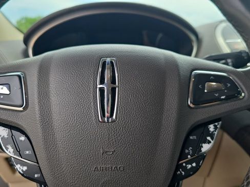 Used 2017 Lincoln MKX Select w/ Select Plus Package FWD image 32