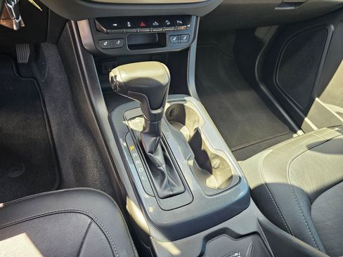 Used 2019 Chevrolet Colorado Z71 AWD/4WD image 30