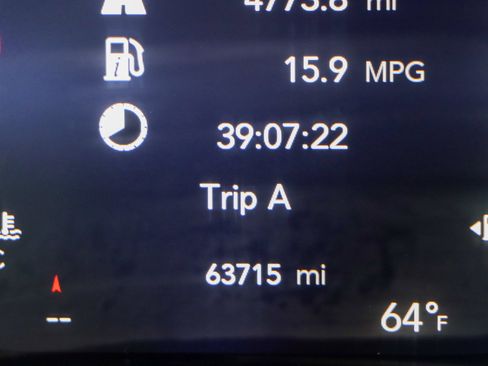 Used 2023 Chrysler Pacifica Touring-L FWD image 16