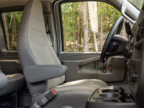 New 2025 Chevrolet Express 2500 Extended image 18