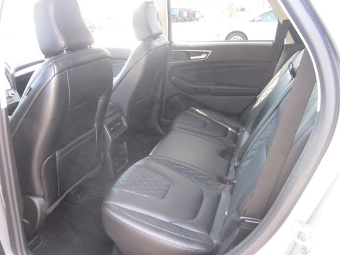 Used 2024 Ford Edge Titanium AWD/4WD image 11