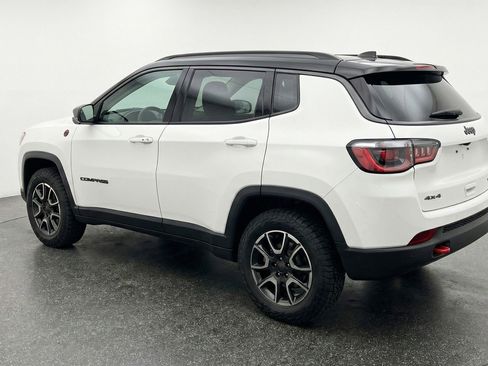 Used 2025 Jeep Compass Trailhawk AWD/4WD image 6
