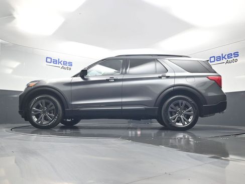 Used 2023 Ford Explorer XLT w/ Equipment Group 202A AWD/4WD image 44